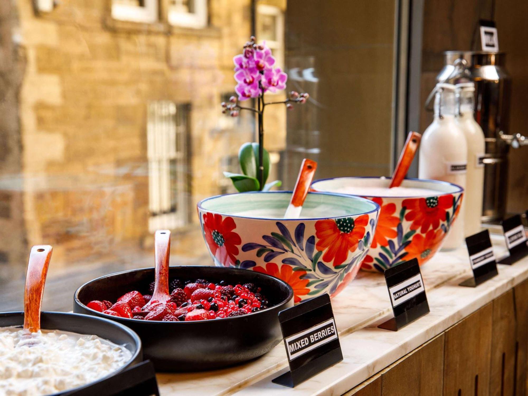 Ibis Styles Edinburgh St Andrew Square Hotel Exterior photo